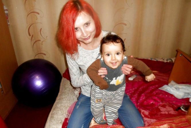 Виховує півторарічного сина: молода українка потребує термінової допомоги
