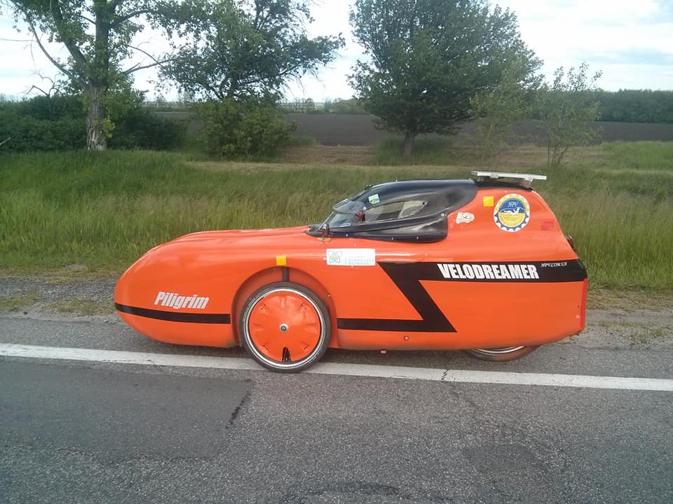 Украинец создал уникальный веломобиль-электрокар: Пилигрим готовится покорять Европу