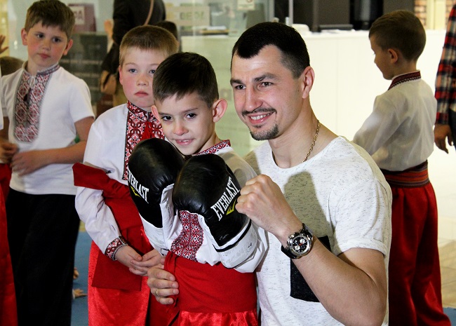 Виктор Постол на фестивале День украинского супергероя