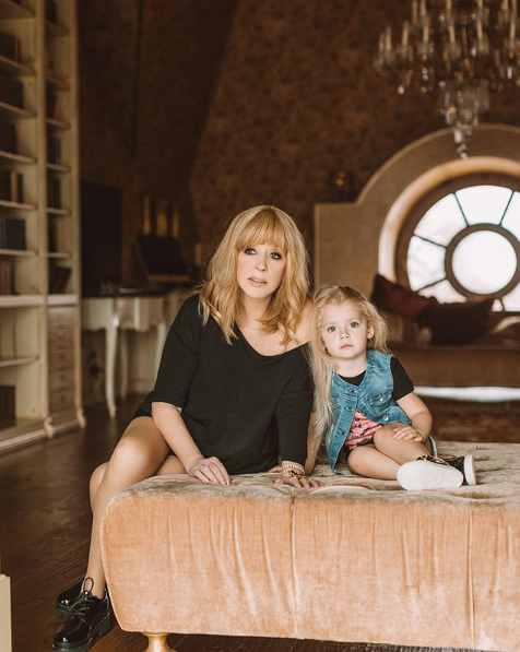 "Я відразу здулася": Пугачову запідозрили у видаленні частини шлунка заради зниження ваги