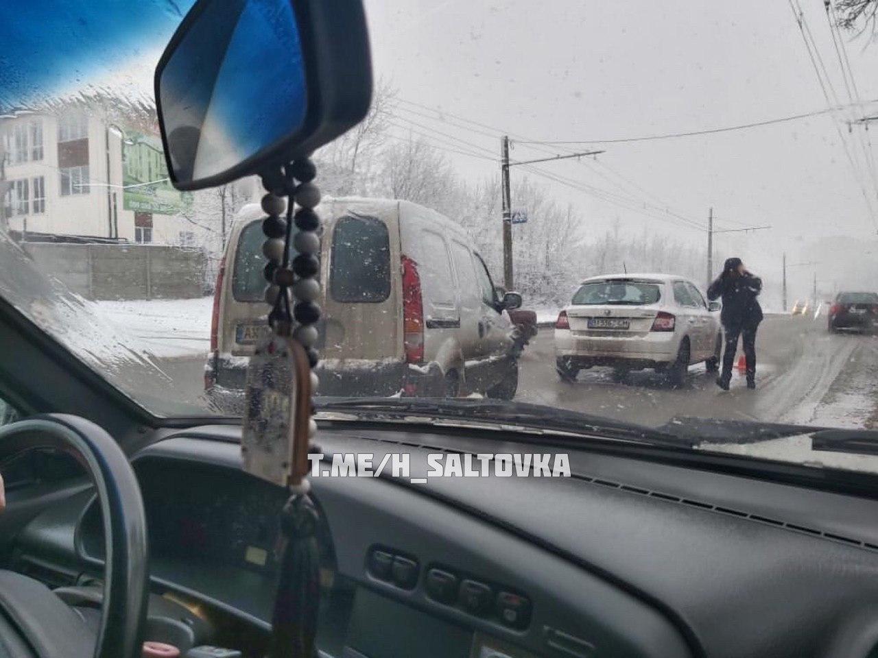 В Україні розпочалося "пекло" на дорогах: до снігу виявилися не готові