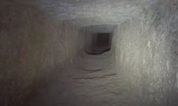 Дослідник виявив у піраміді Хеопса загадкові двері