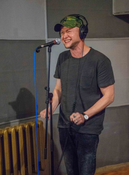 &quot;Тримай мене&quot;: Бумбокс и The Gitas презентовали акустическую версию эмоциональной песни