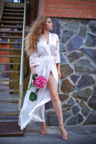 Известная украинская певица показала соблазнительную фигуру в нижнем белье (фото)