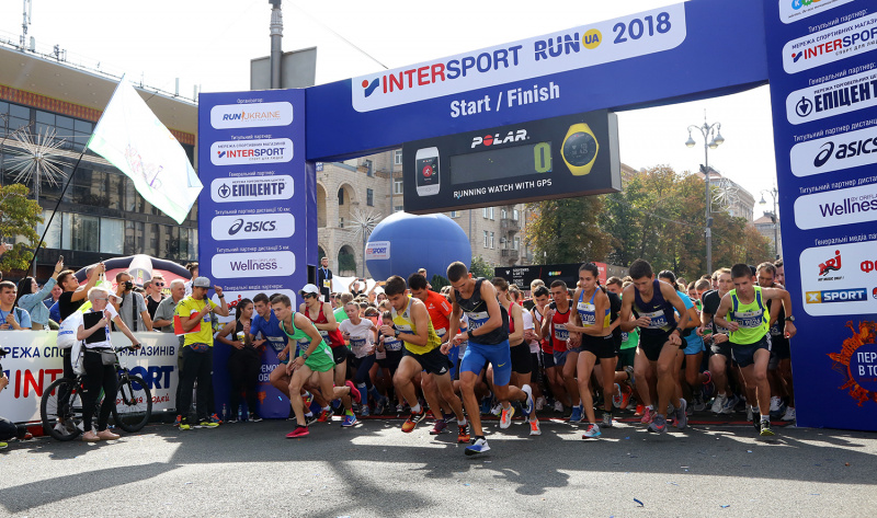 Run ua. Интерспорт Киев. Intersport Украина. Интерспорт Бишкек.