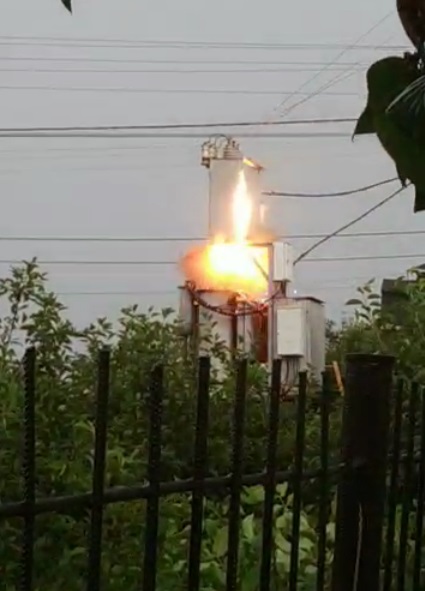 Маріуполь пішов під воду після сильної зливи: фото і відео стихії