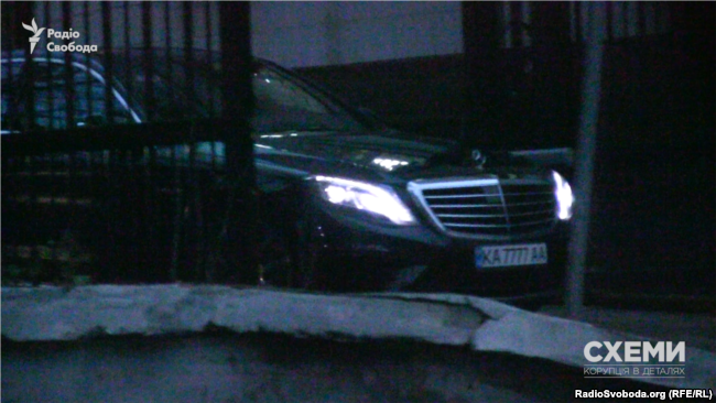 У мережі повідомили, куди попрямував син Авакова після звільнення (фото, відео)