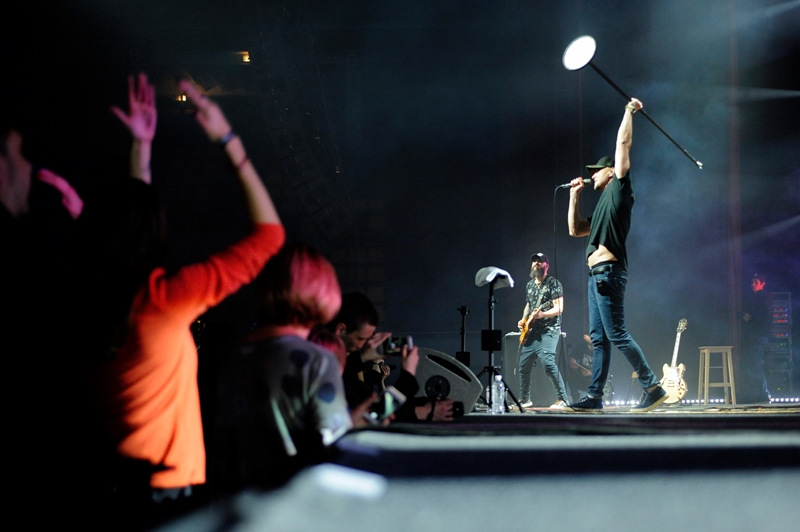 "Голий король": в Киеве отгремел большой сольный концерт группы "Бумбокс" (фотоотчет)