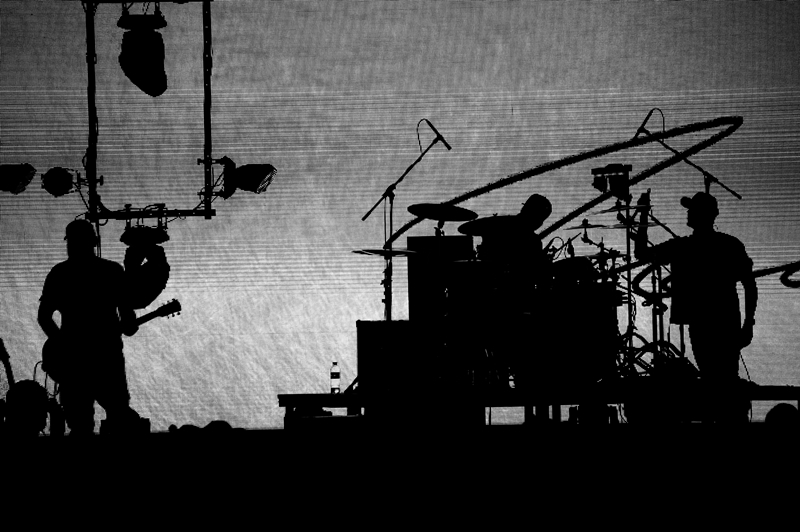 "Голий король": в Киеве отгремел большой сольный концерт группы "Бумбокс" (фотоотчет)