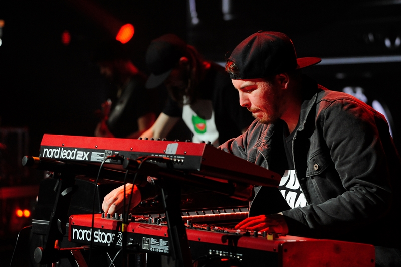 "Голий король": в Киеве отгремел большой сольный концерт группы "Бумбокс" (фотоотчет)