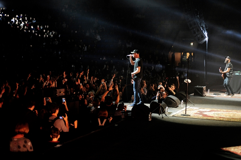 "Голий король": в Киеве отгремел большой сольный концерт группы "Бумбокс" (фотоотчет)