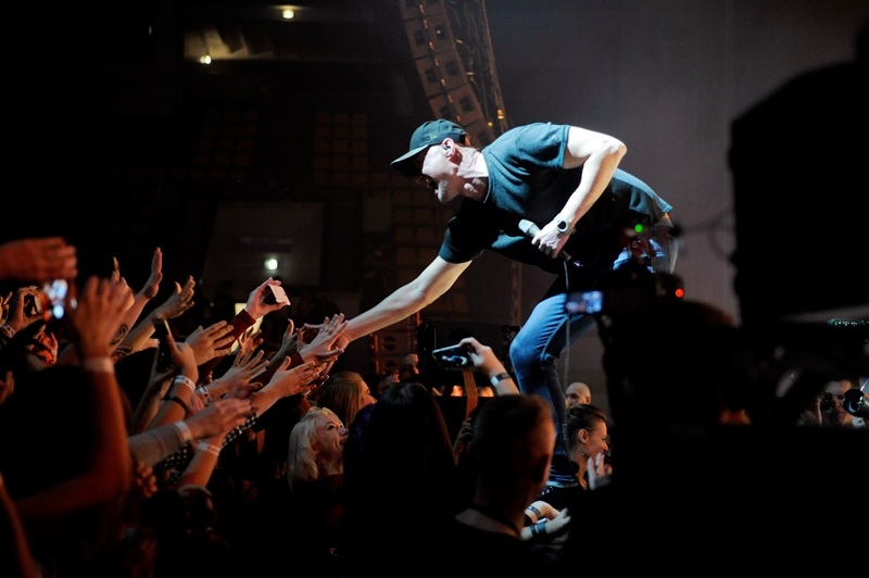 "Голий король": в Киеве отгремел большой сольный концерт группы "Бумбокс" (фотоотчет)