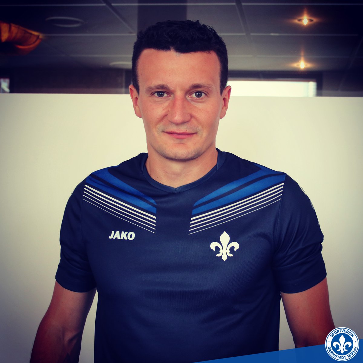 Футболисты сборной Украины пополнили ряды европейских клубов