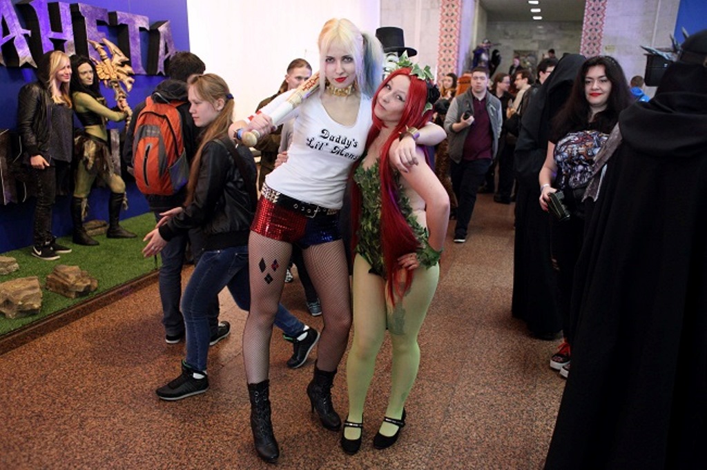 Харли Квинн в новом образе сумасшедшей злодейки