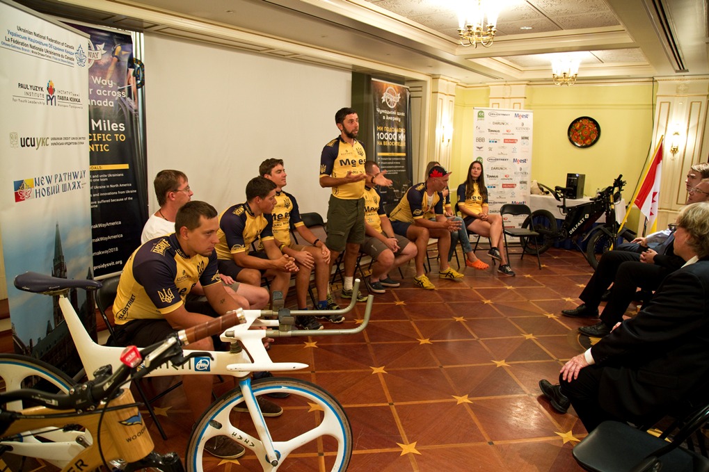 &quot;Думали, что у нас гражданская война&quot;: как активисты разрушали мифы об Украине во время велопробега по США и Канаде