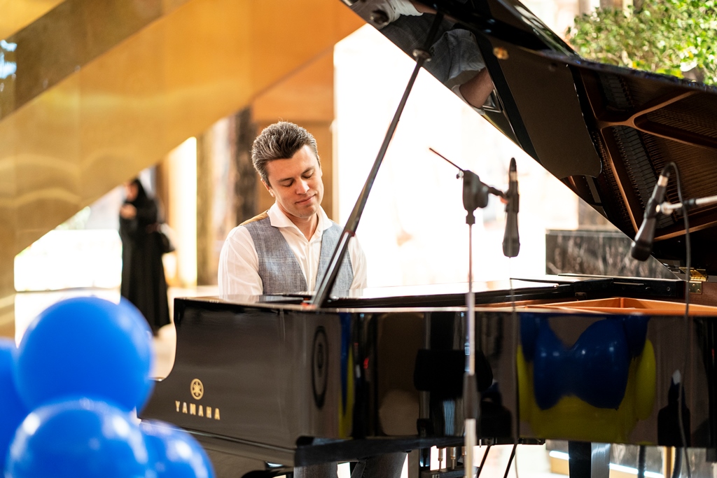 Известный артист покорил Кувейт украинской музыкой: яркие фото и видео