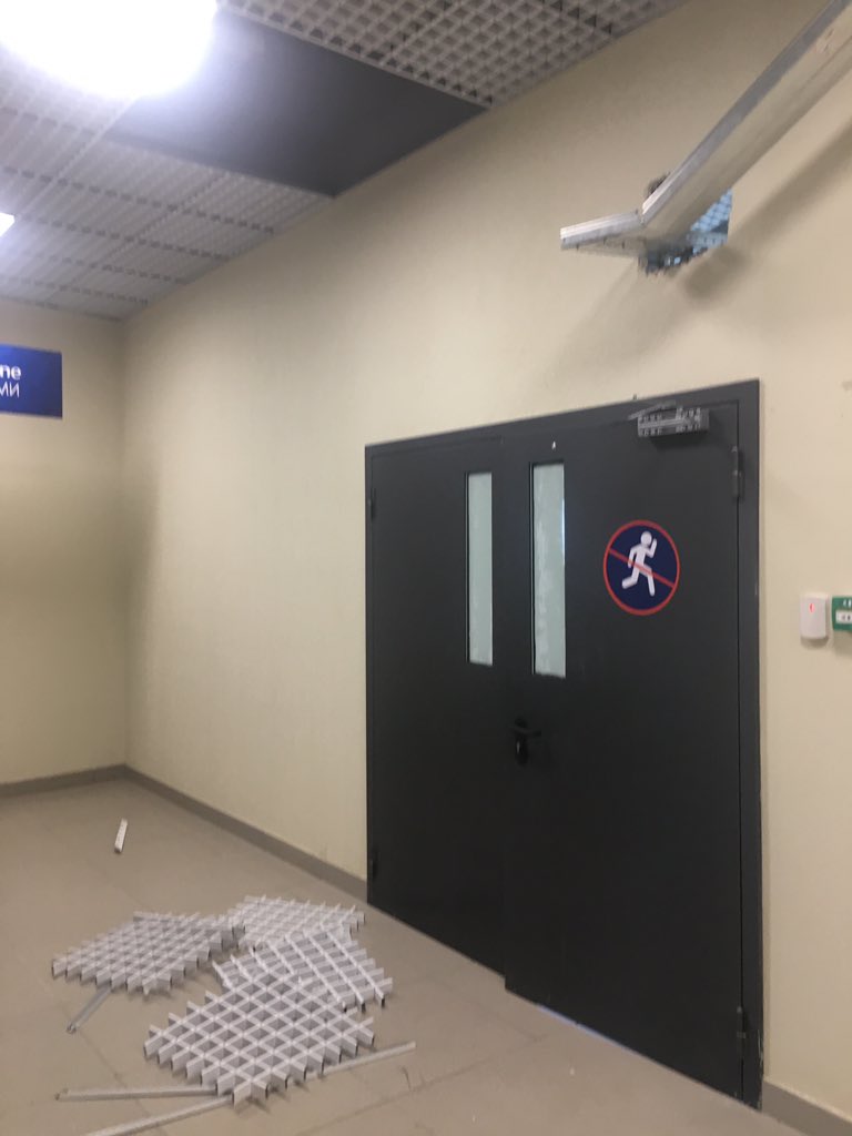 На самом дорогом стадионе в России во время открытия Кубка Конфедераций обвалился потолок