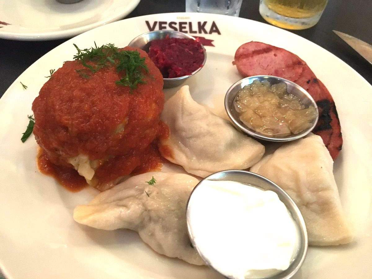 &quot;3 тысячи вареников и борщ&quot;: украинский ресторан стал культовым в Нью-Йорке