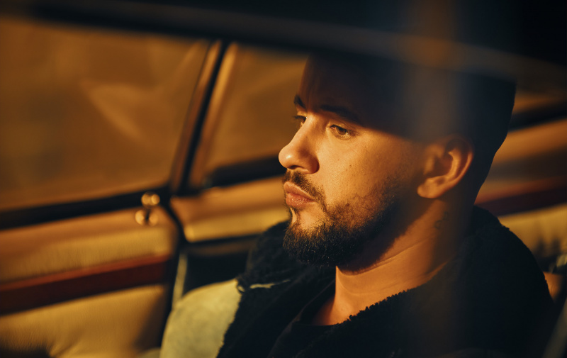 "Данина музиці та естетиці": MONATIK показав вражаючі фото зі зйомок нового кліпу