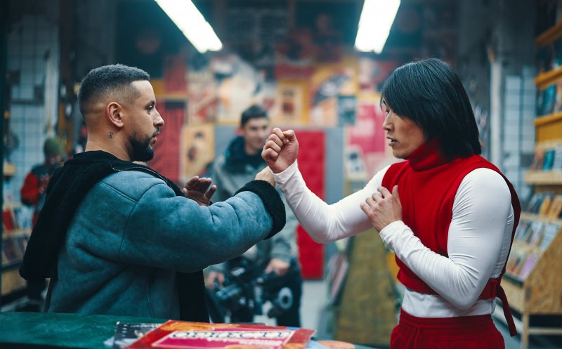 "Данина музиці та естетиці": MONATIK показав вражаючі фото зі зйомок нового кліпу