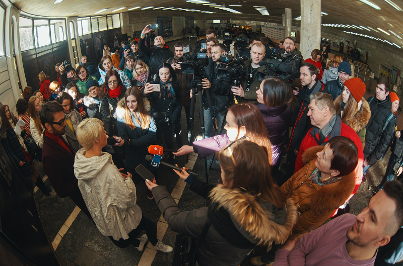 ONUKA презентувала приголомшливий арт-проект у київському метро (фото)