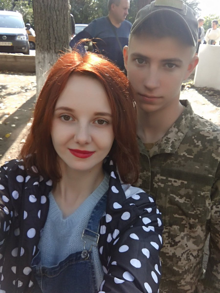 "Через два месяца рожать": очень юные супруги-бойцы АТО впечатлили сеть