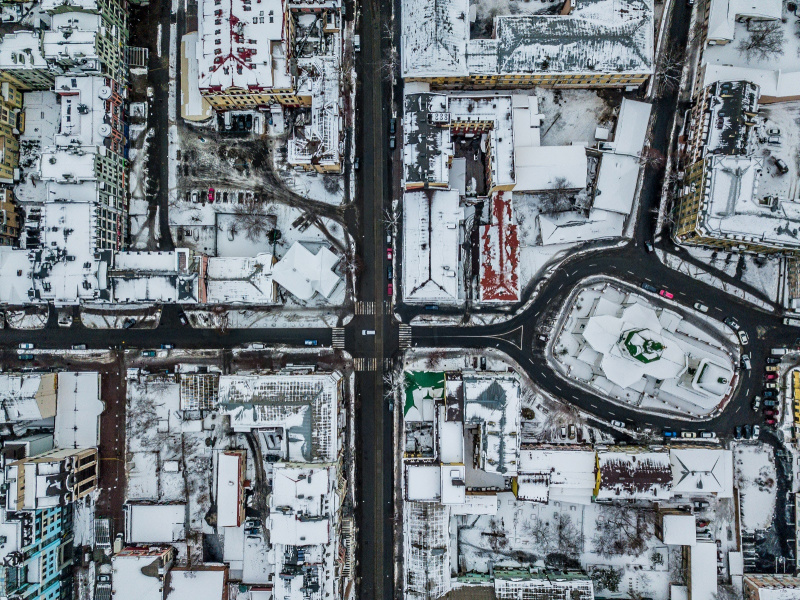 Невероятно красиво: фотограф снял зимний Киев с помощью дрона