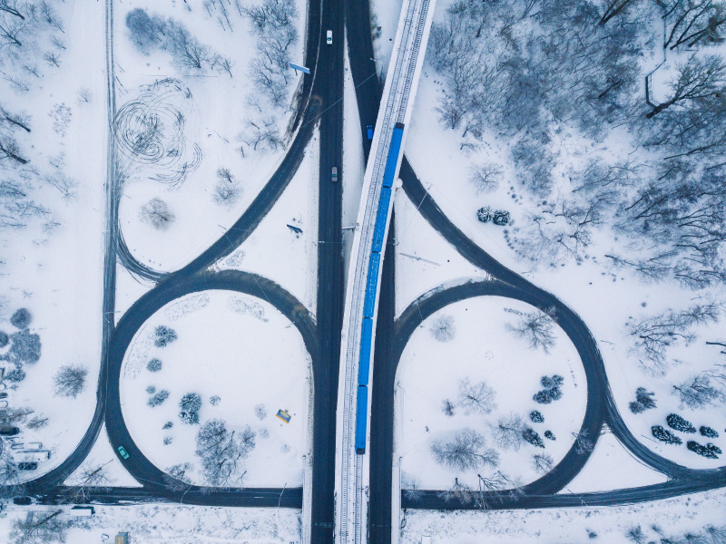 Невероятно красиво: фотограф снял зимний Киев с помощью дрона