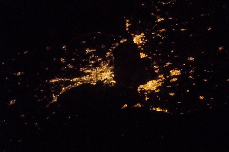 Американский космонавт показал удивительное фото ночного Киева с МКС