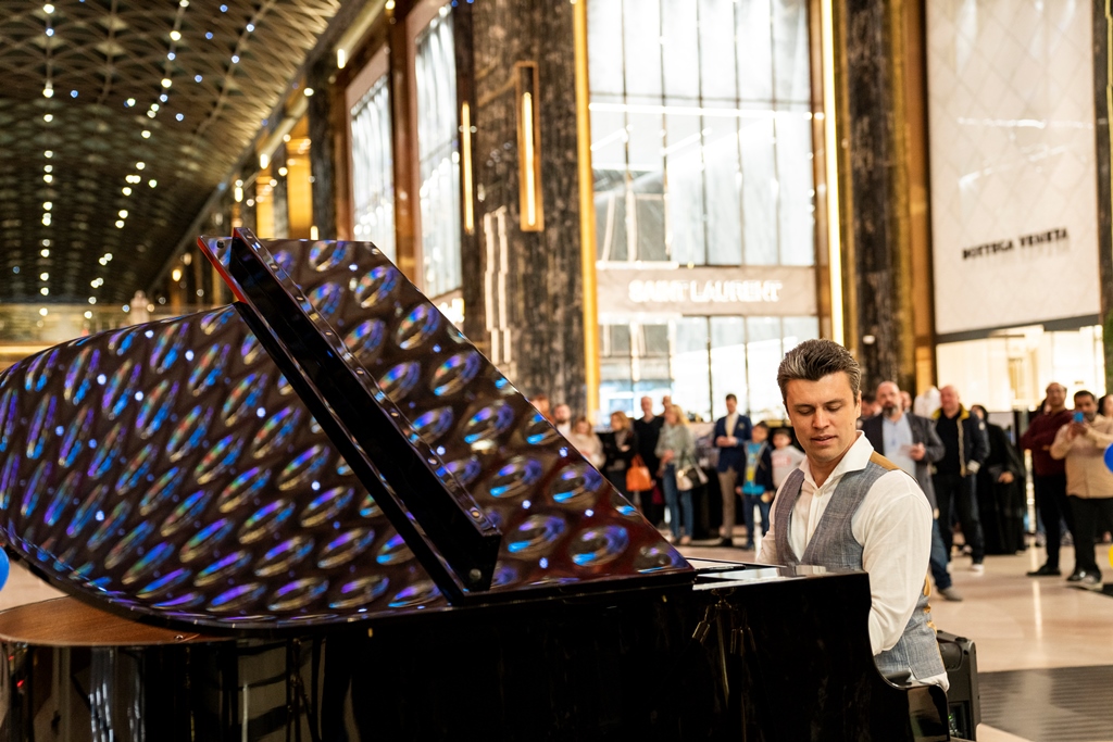 Известный артист покорил Кувейт украинской музыкой: яркие фото и видео