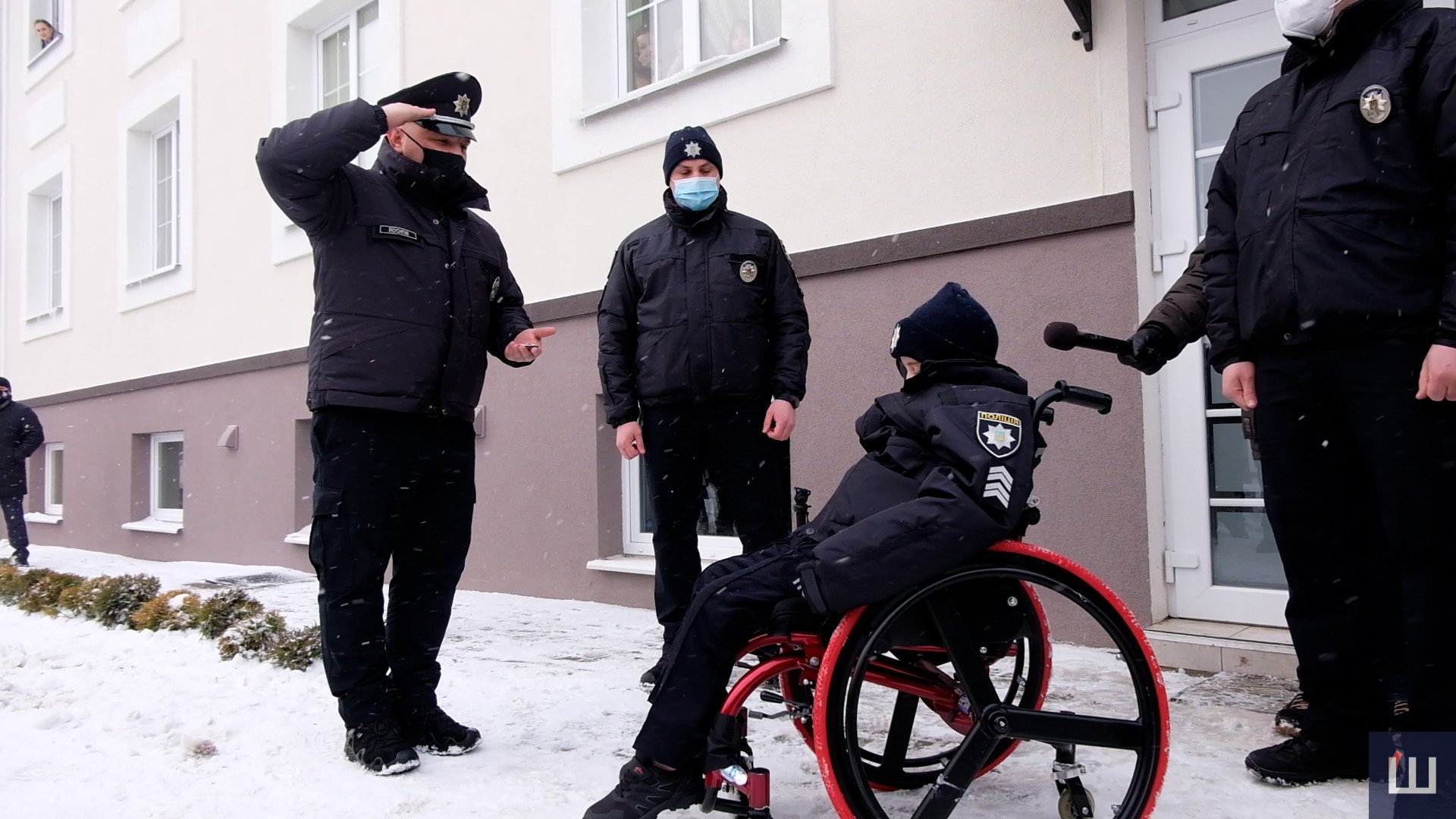 В Черновцах "копы" помогли сбыться мечте умирающего ребенка: нельзя сдержать слез