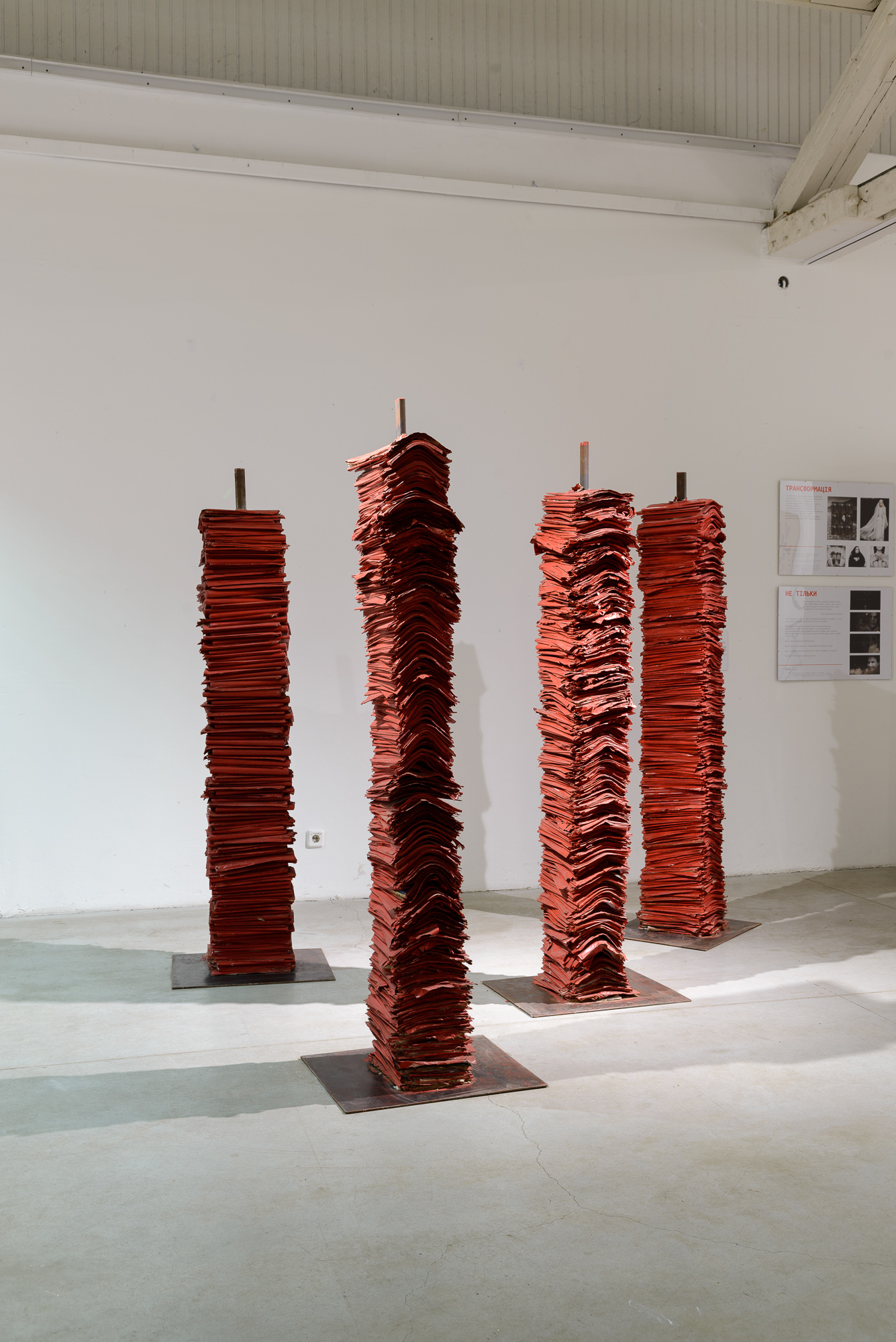 Мост между прошлым и будущим: известная украинская художница презентовала необычную акцию