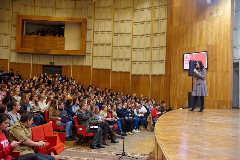 Зеленский, Витвицкая и Фагот призвали молодежь не уезжать из Украины