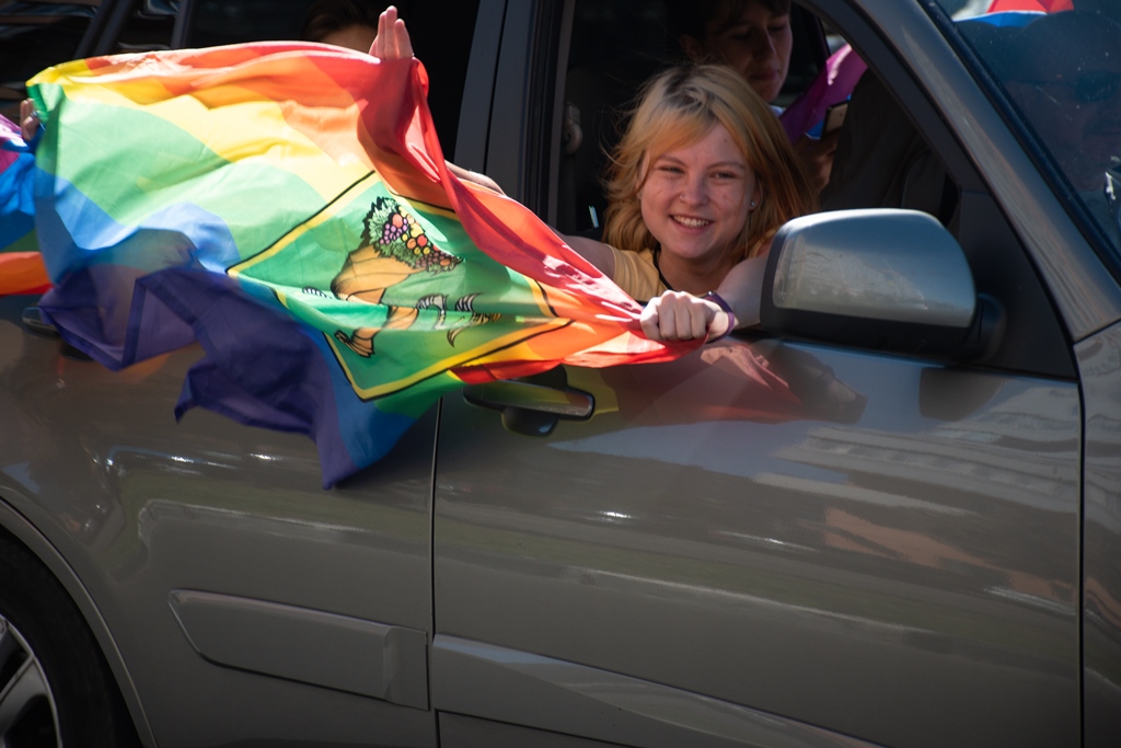 ЛГБТ-военные и радужные флаги: как прошел первый в Украине АвтоПрайд