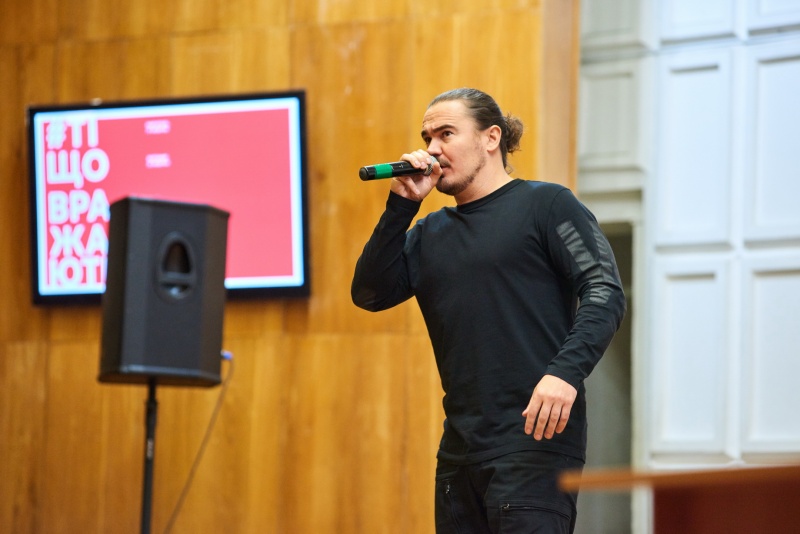 Зеленский, Витвицкая и Фагот призвали молодежь не уезжать из Украины