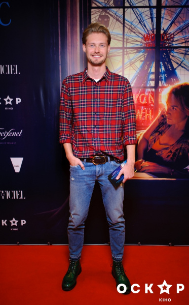 Олена Кравець, Віка з "НеАнгелів" та інші зірки на прем'єрі фільму "Колесо чудес" (фото)