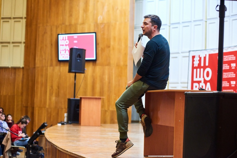 Зеленский, Витвицкая и Фагот призвали молодежь не уезжать из Украины