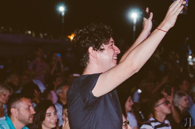 Верка Сердючка в Одессе заставила танцевать участника Евровидения (фото)