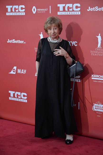 Лия Ахеджакова