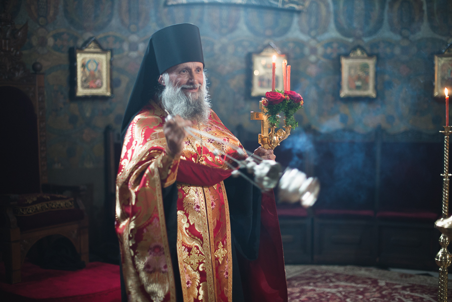 Церковные обряды: стало известно, сколько стоят крестины и венчание в Киеве