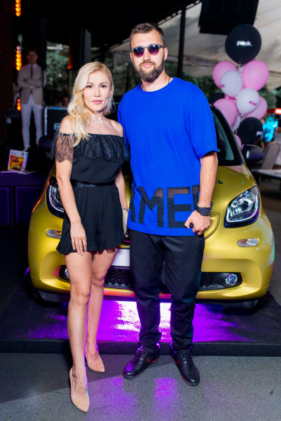 Настя Каменських в привабливому рожевому комбінезоні запалила на вечірці журналу Pink (фото)