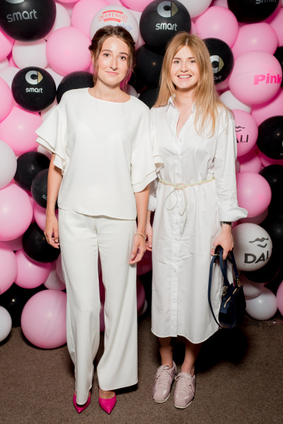 Настя Каменських в привабливому рожевому комбінезоні запалила на вечірці журналу Pink (фото)