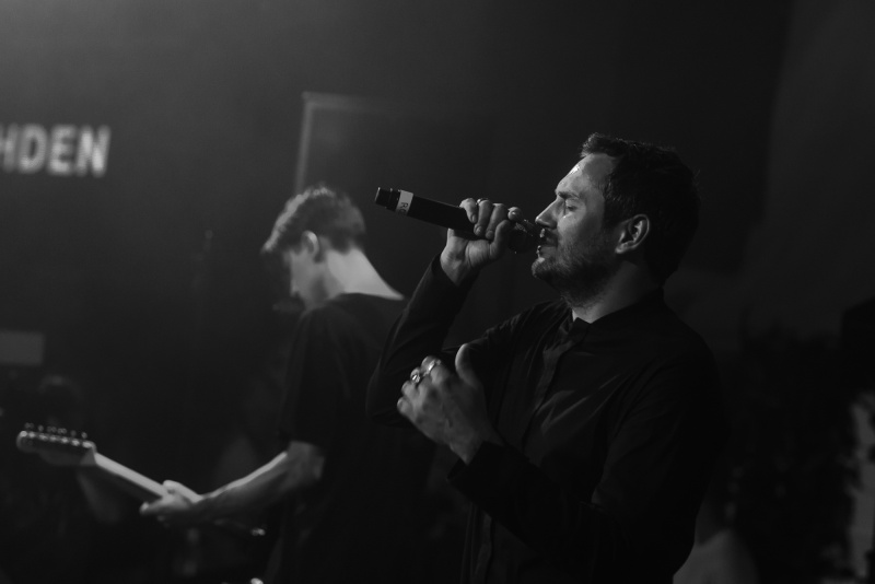 Настя Каменських в привабливому рожевому комбінезоні запалила на вечірці журналу Pink (фото)