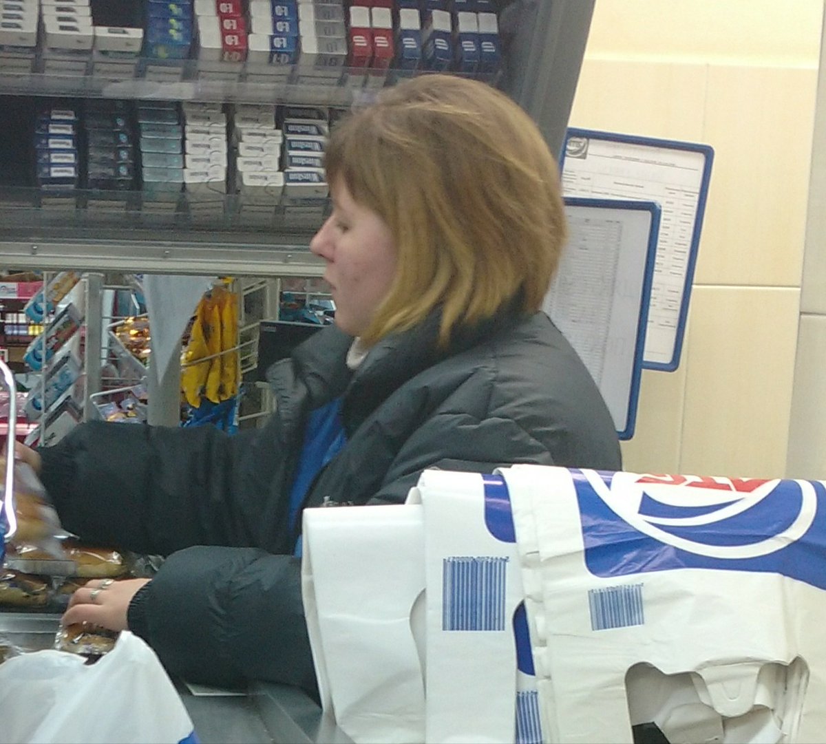 &quot;Достойна уважения&quot;: в сети восхитились кассиром из Славянска, которая говорит на украинском языке