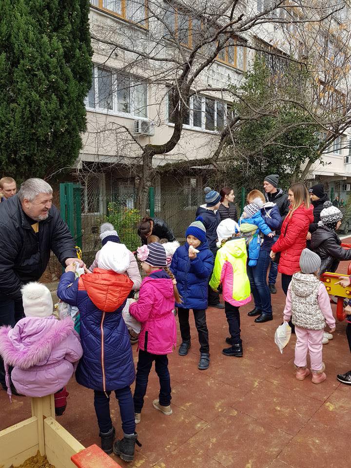 У Криму відкрилися і відразу ж закрилися нові дитячі майданчики (фото)