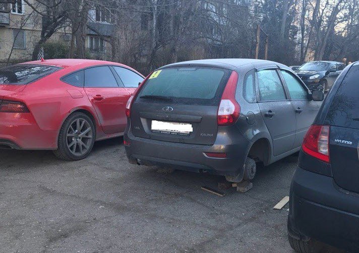 "Привіт, роки молоді": у Криму процвітає "бізнес" 90-х