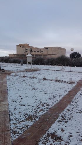 У пустелі Сахара знову снігопад (неймовірні фото)