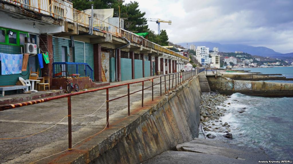 "Зато без биндер": в сети показали, как изменился Крым после оккупации