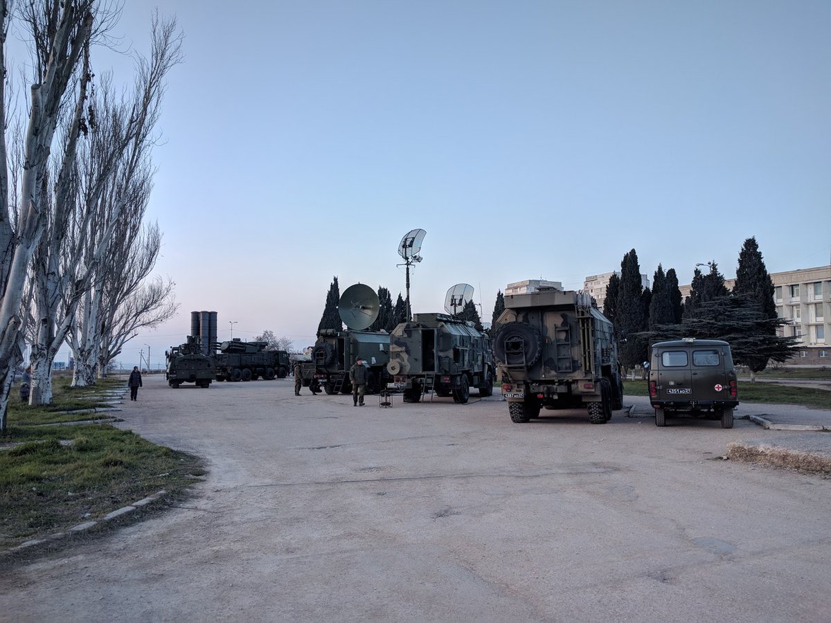 "Безумную вату развлекать": в сети показали, как в Крыму готовятся ко "дню оккупанта"