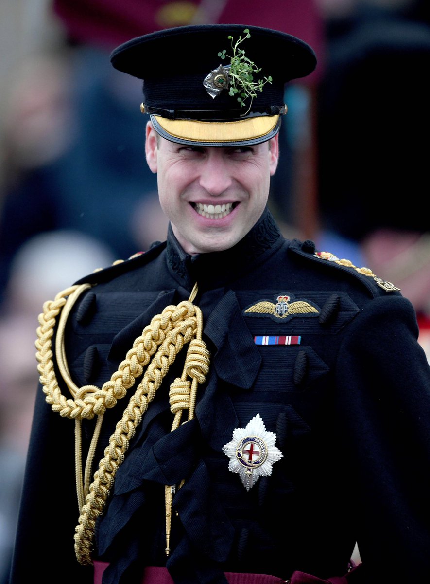 Беременная Кейт Миддлтон снова вышла в свет (фото)